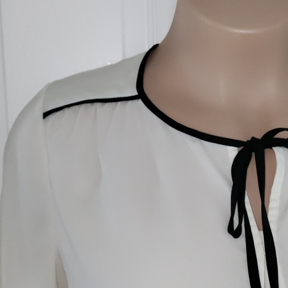 Lands End Blouse 14 - Picture 2 of 5